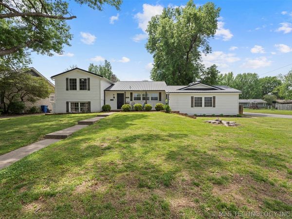 2102 Yale Avenue , Miami, OK 74354