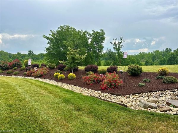 5020 Garnet Hill Drive, Clemmons, NC 27012