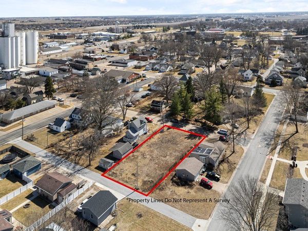 314 W Franklin Street, Eldridge, IA 52748