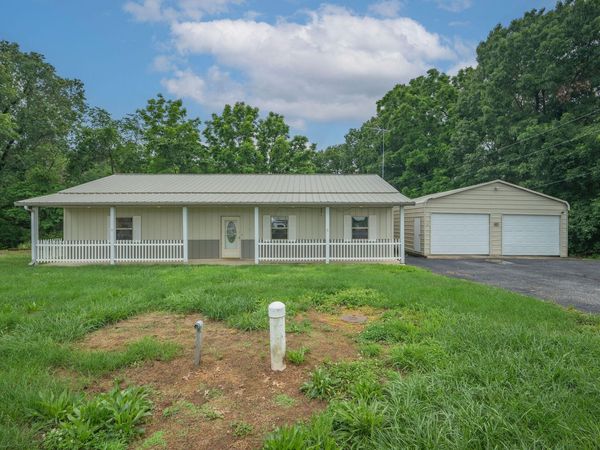 19607 State Highway 76 , Cassville, MO 65625
