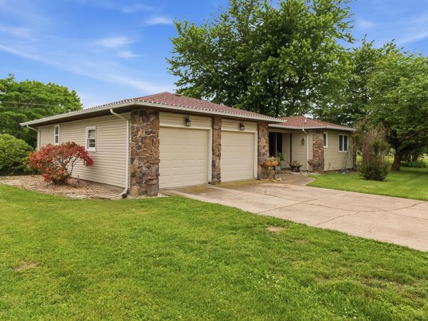708 Carlton Street , Mountain Grove, MO 65711
