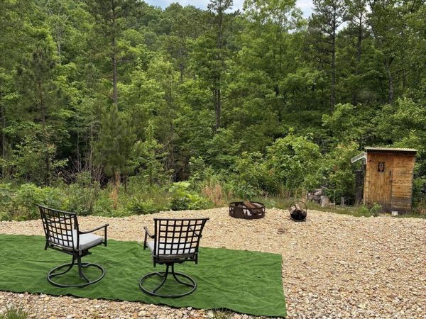 000 Center Road , Eminence, MO 65466