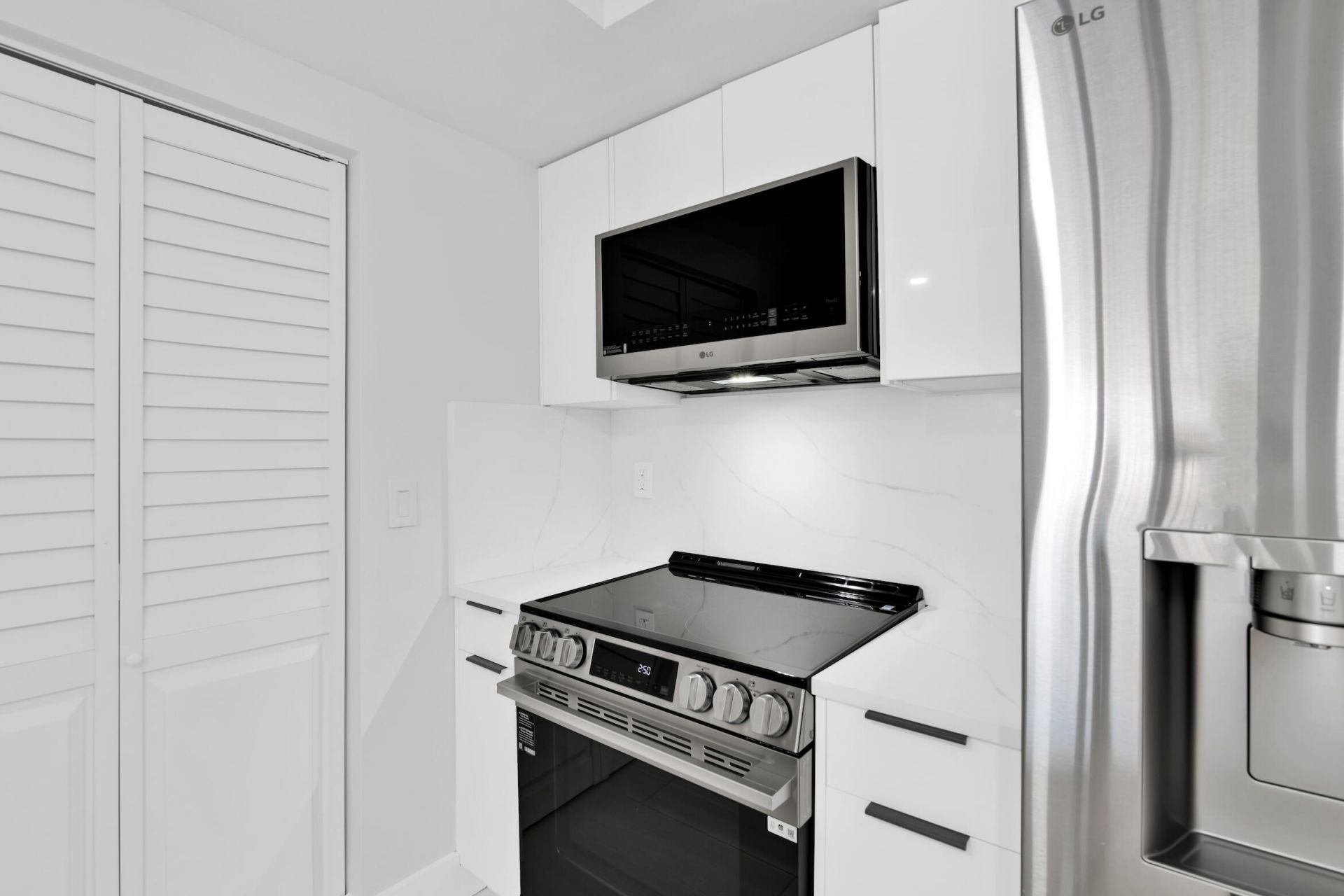 99 SE Mizner Boulevard, Unit 223, Boca Raton, FL 33432 Photo