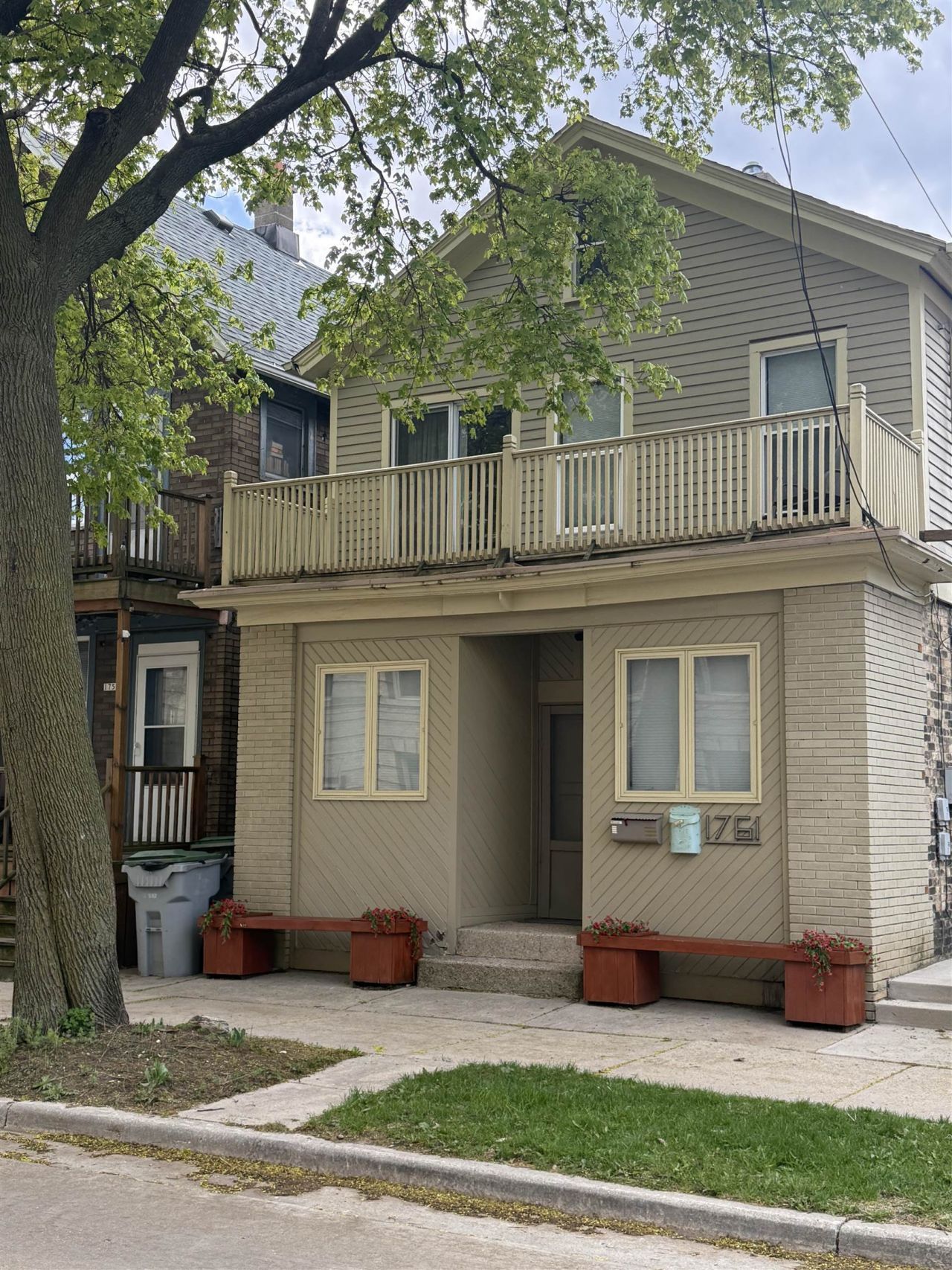 1761 N Marshall Street, Milwaukee, WI 53202 Main Photo