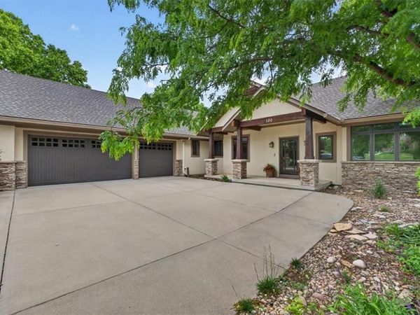100 SW Gray Circle, Lee's Summit, MO 64081