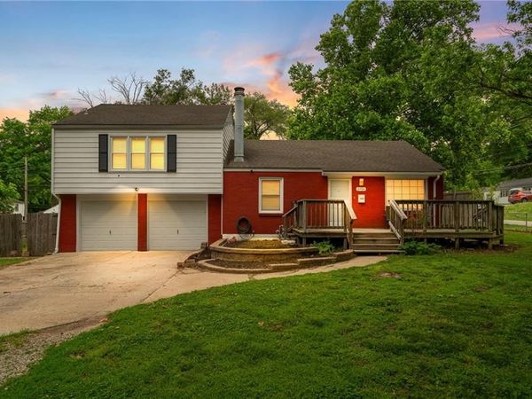 2700 S SCOTT Avenue, Independence, MO 64052