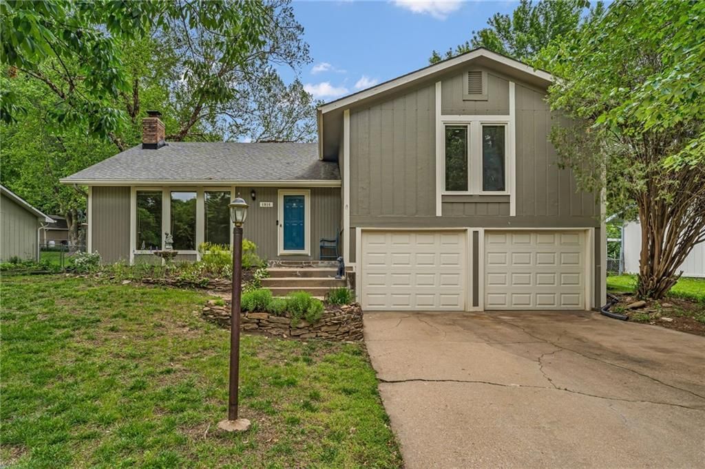 1916 Atchison Avenue, Lawrence, KS 66047 Main Photo