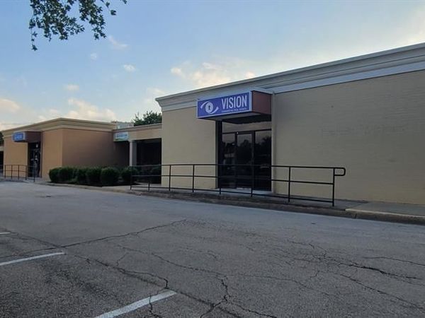 1340 S Main Street , Grapevine, TX 76051