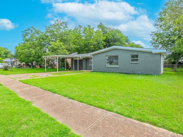 521 Willow Way, McGregor, TX 76657