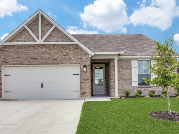 500 Lakeway Lane, Justin, TX 76247