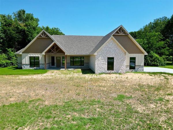5040 Farm Road 195, Paris, TX 75462