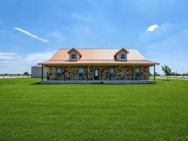 1872 County Road 329, Gainesville, TX 76240