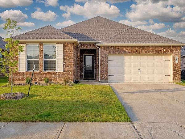 7222 Amber Barn Avenue, Pilot Point, TX 76258