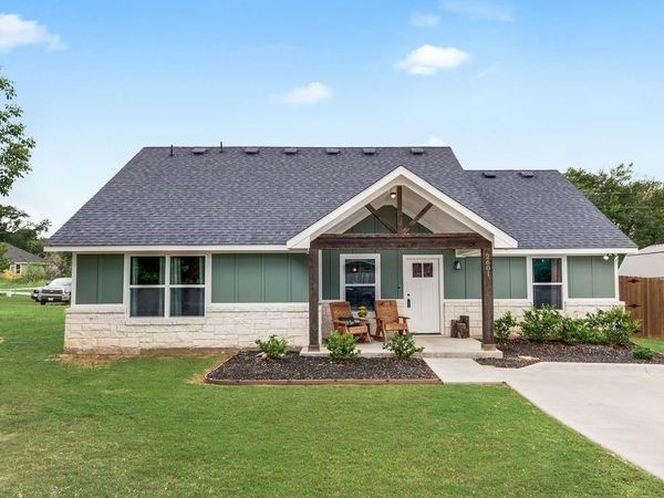 2601 Houston Court, Granbury, TX 76048