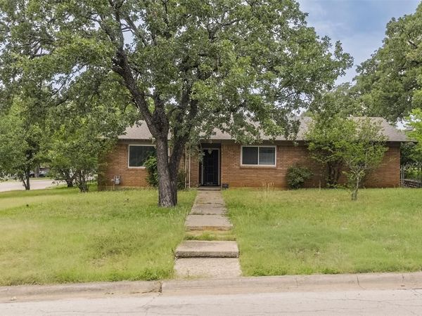 1200 Desiree Lane, Hurst, TX 76053