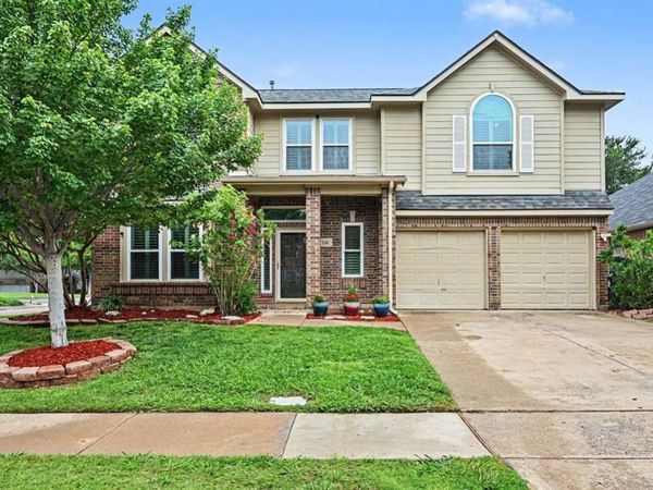 5201 White Sands Drive, Fort Worth, TX 76137