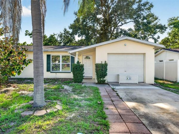 2220 LAUREN DRIVE, LARGO, FL 33774