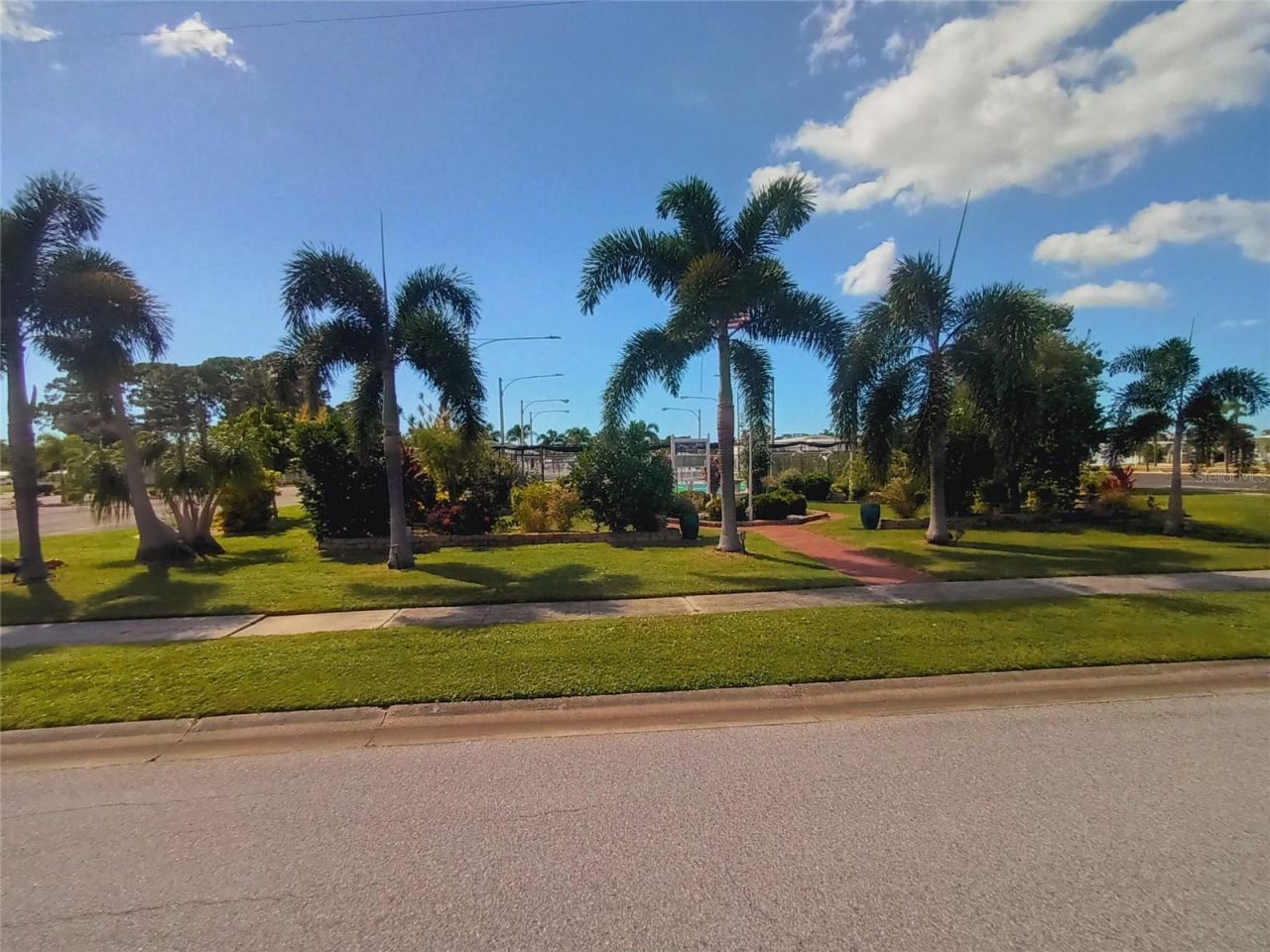 5221 Beechmont Avenue, Sarasota, FL 34234 Photo