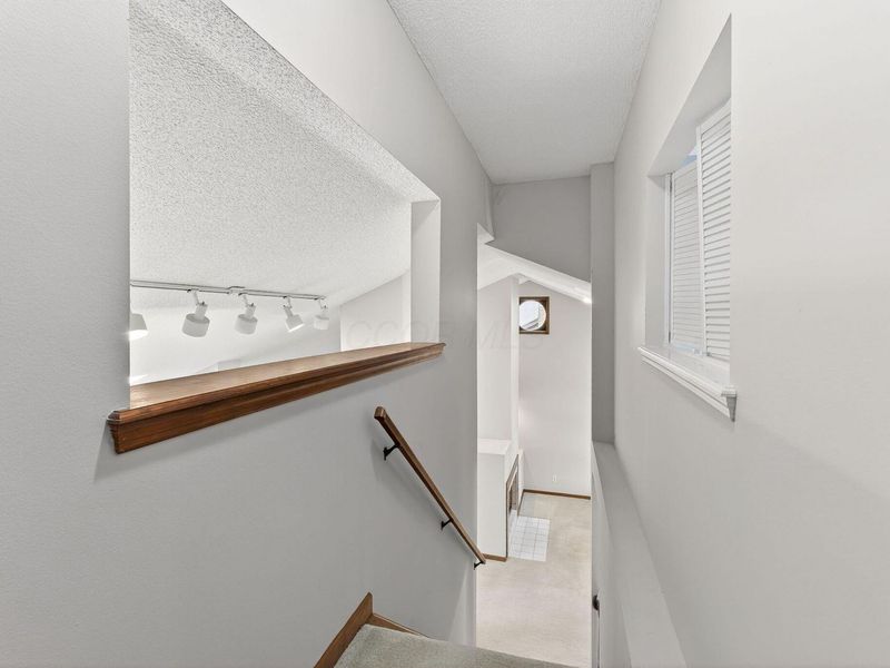 7060 Cloverdale Lane, Columbus, OH 43235 Photo 72