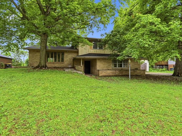 826 Yorkshire Road, Anderson, IN 46012