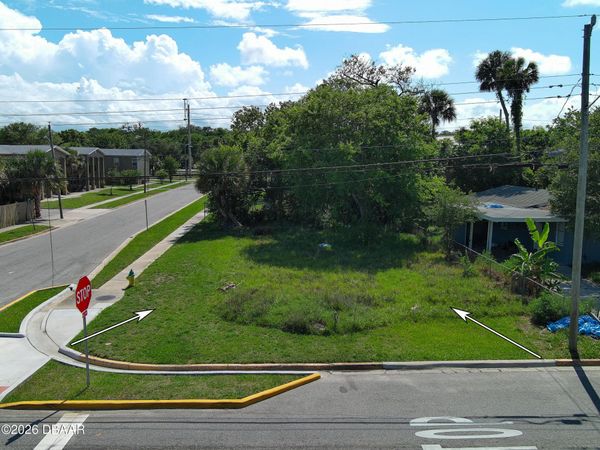 464 S Caroline Street, Daytona Beach, FL 32114
