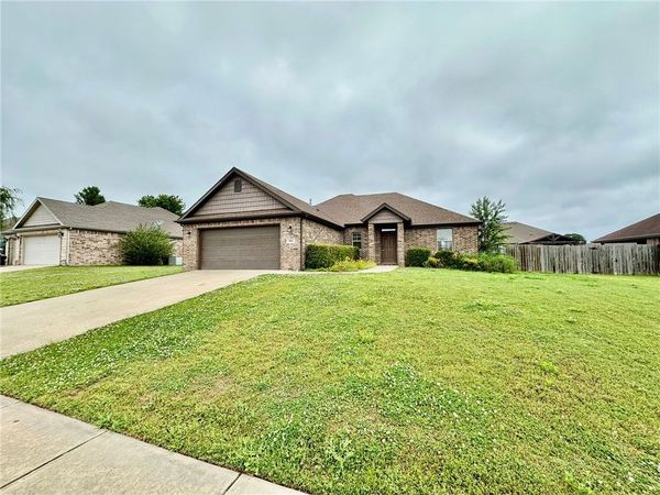 441 Sorrento Drive , Centerton, AR 72719