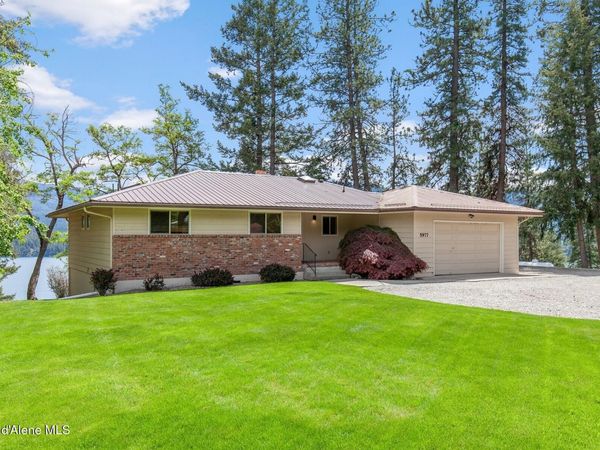 5977 E McMahon Rd, Hayden, ID 83835