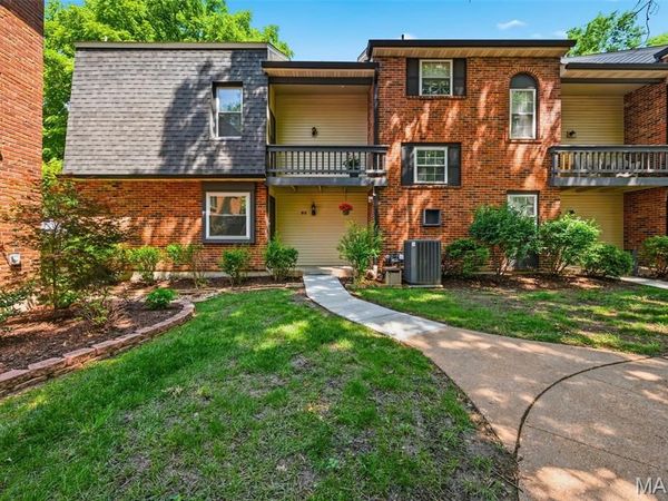 92 Conway Cove Drive , Chesterfield, MO 63017
