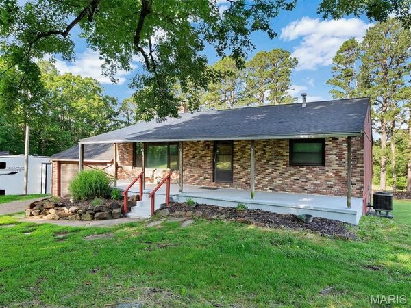 1152 Nixon School Road, Leasburg, MO 65535