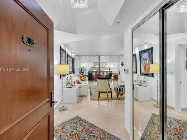 2000 Island Blvd , Unit 305, Aventura, FL 33160