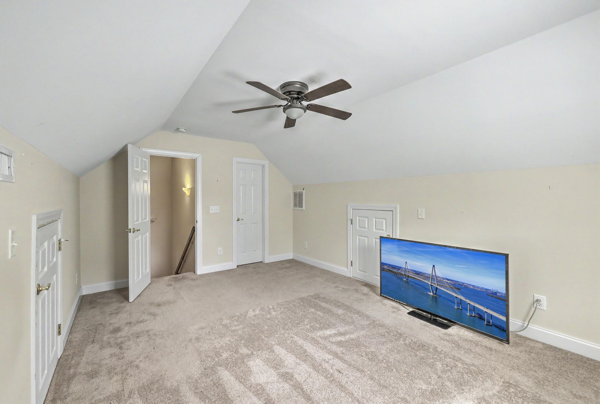 101 Horse Shoe Bay Court Photo 32
