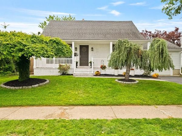35 BALTUSROL STREET, HAMILTON, NJ 08690