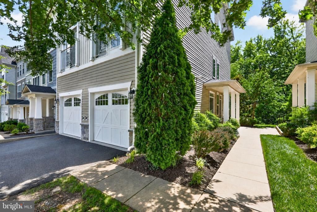 1581 Renate Drive, Woodbridge, VA 22192 Main Photo