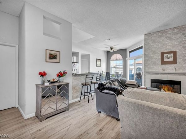 3150 Soft Breezes Drive, Unit 2014, Las Vegas, NV 89128