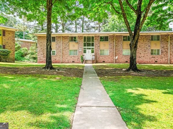 1627 Line Circle, Decatur, GA 30032