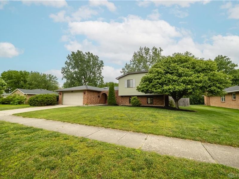 683 W Alkaline Springs Road, Vandalia, OH 45377 Photo 2