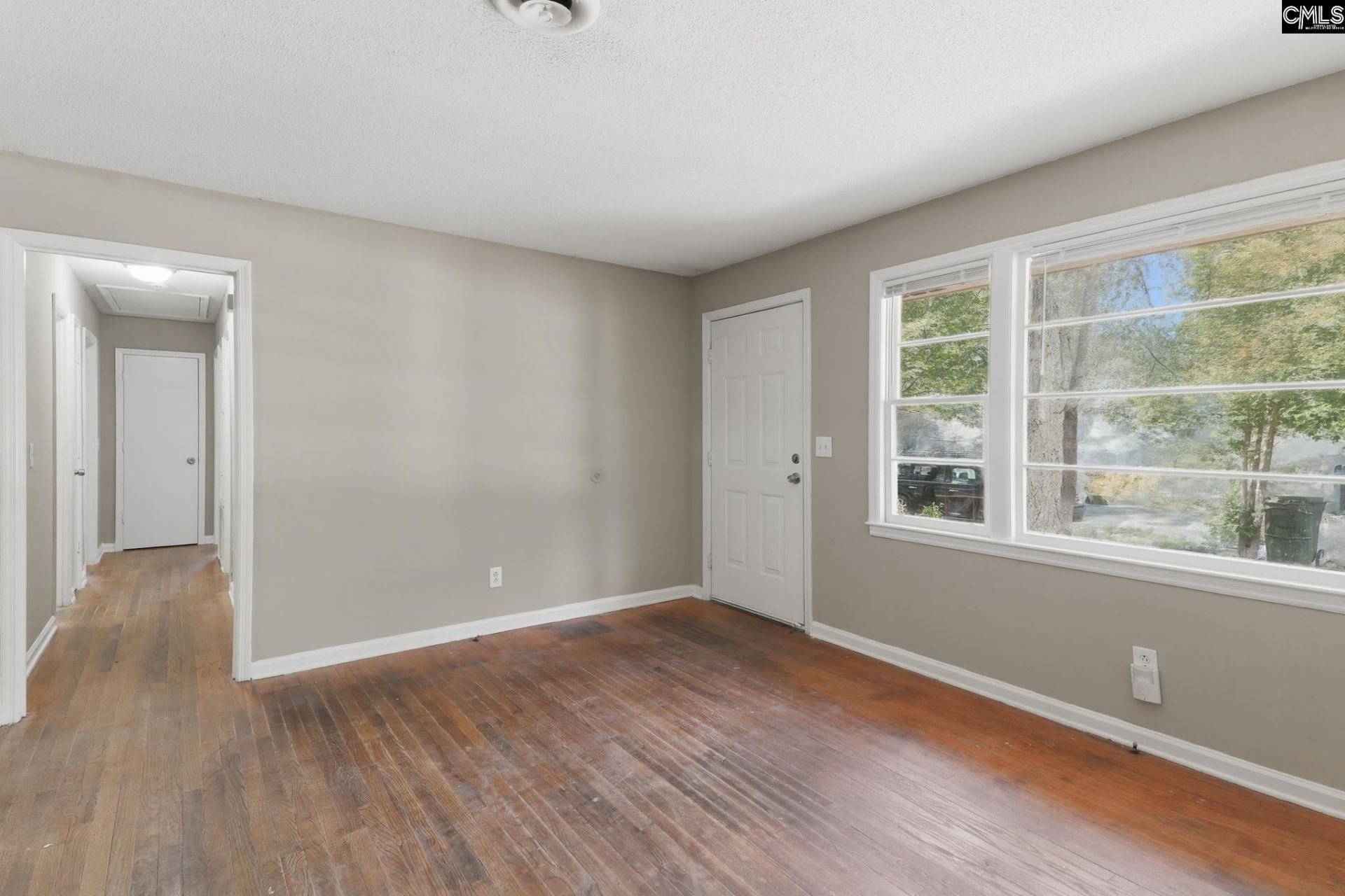 306 Charleswood Drive  Photo 10