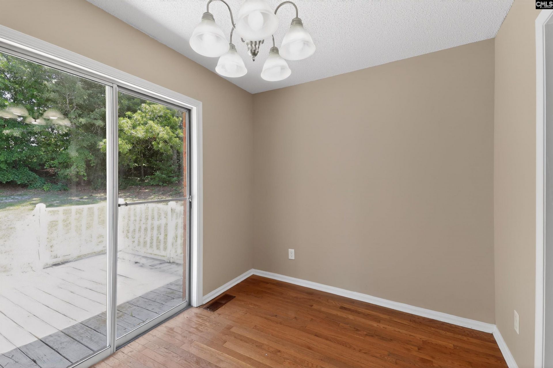 306 Charleswood Drive  Photo 12