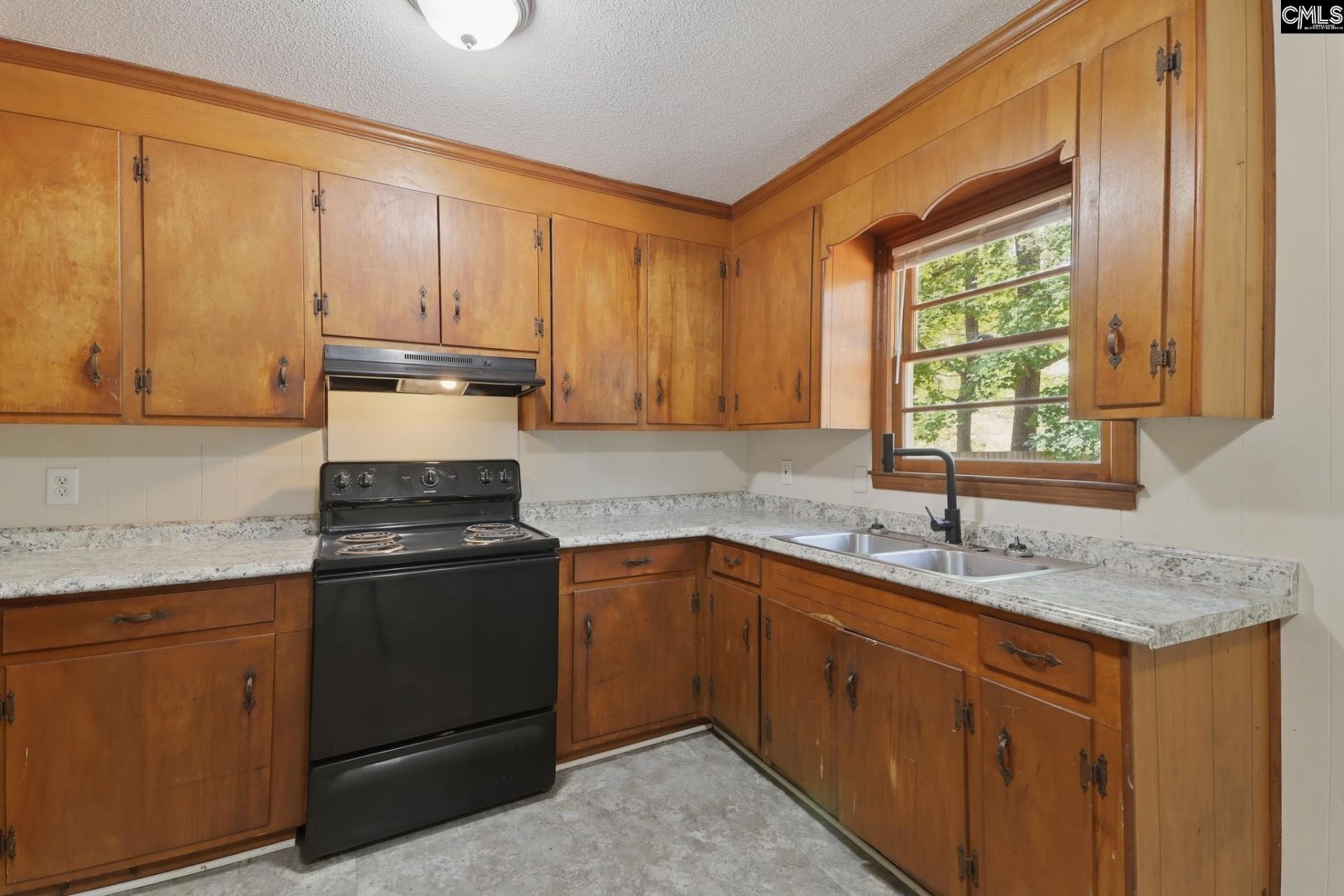 306 Charleswood Drive  Photo 15