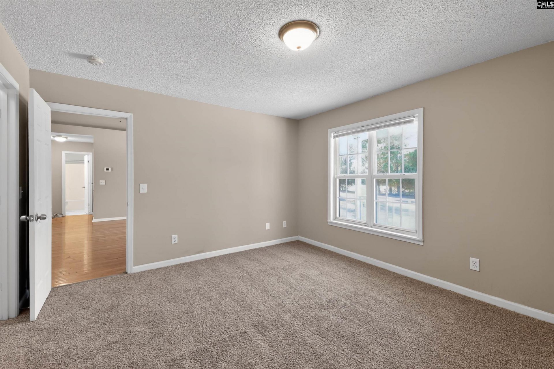 306 Charleswood Drive  Photo 16