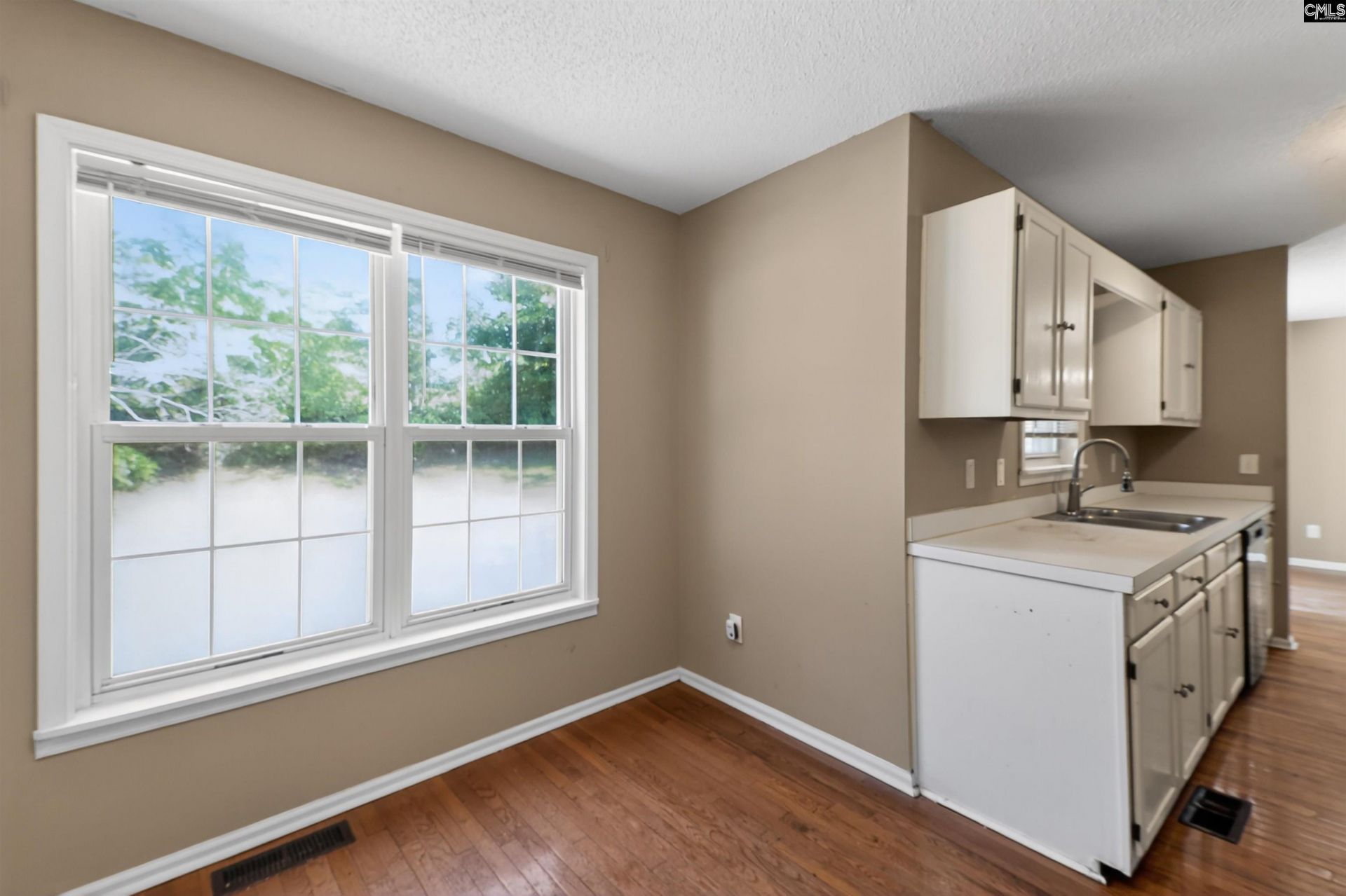 306 Charleswood Drive  Photo 17