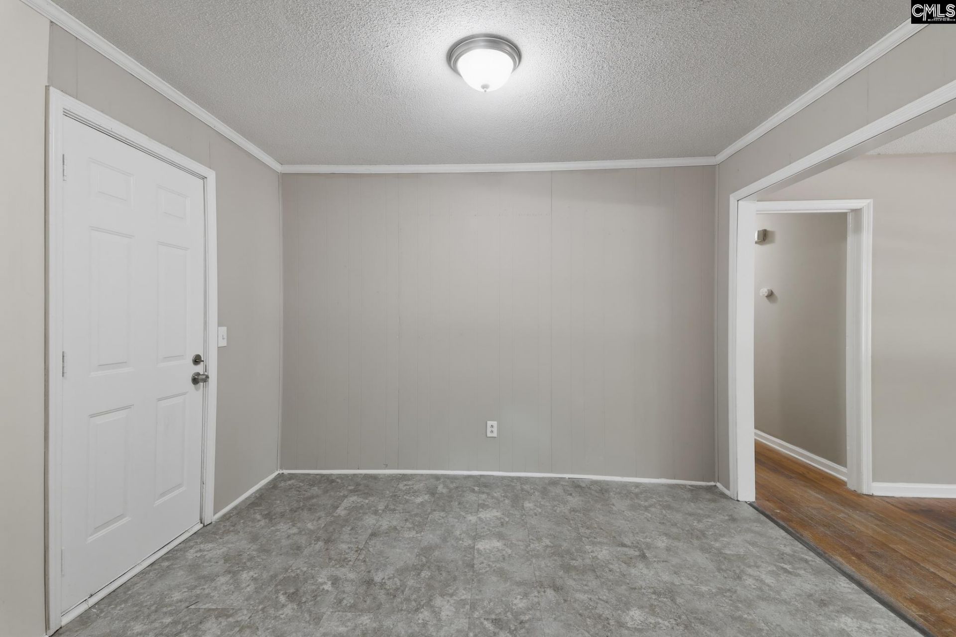 306 Charleswood Drive  Photo 17