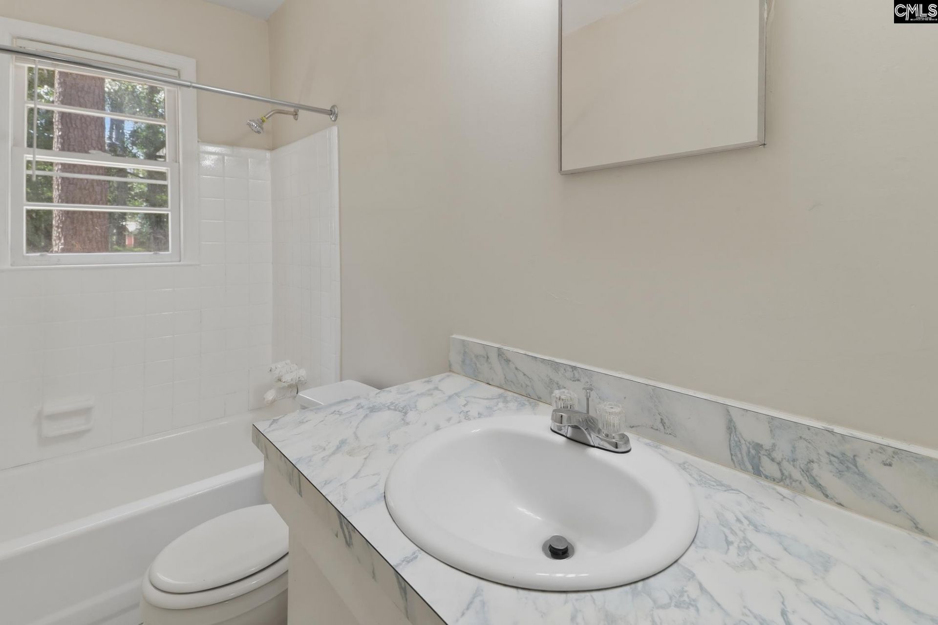 306 Charleswood Drive  Photo 18