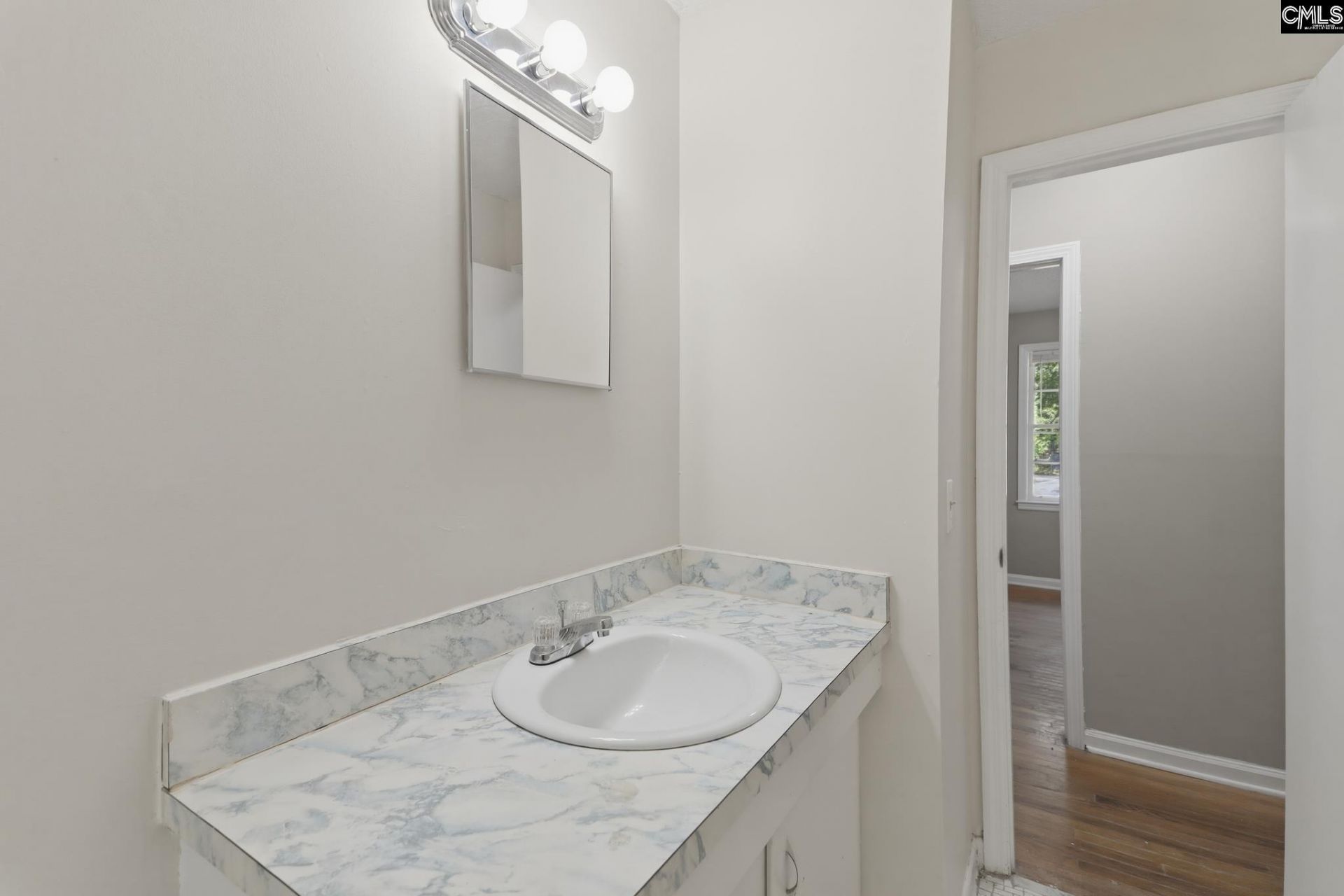 306 Charleswood Drive  Photo 19