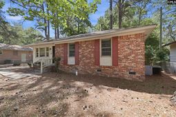 306 Charleswood Drive  photo 4
