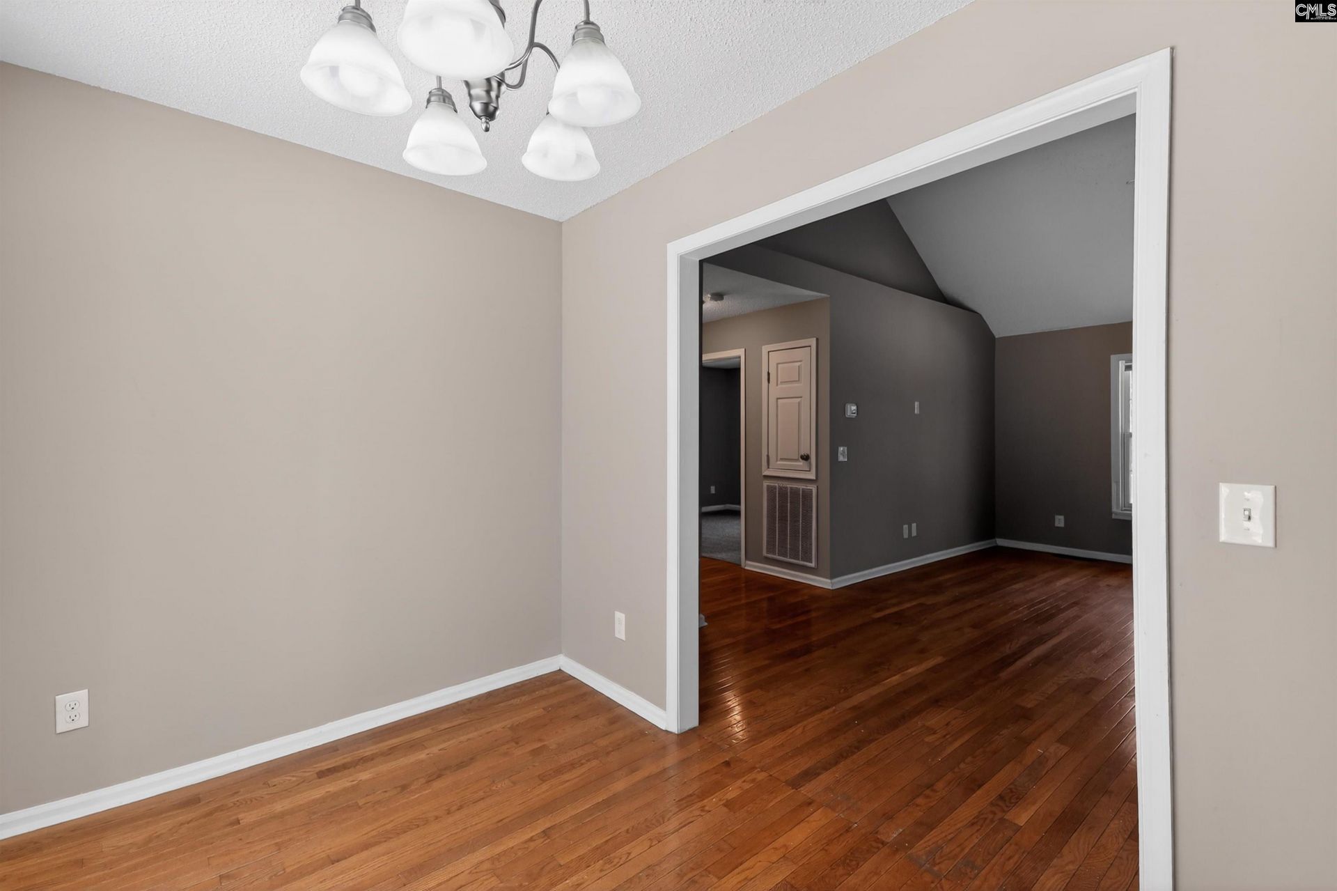 306 Charleswood Drive  Photo 8