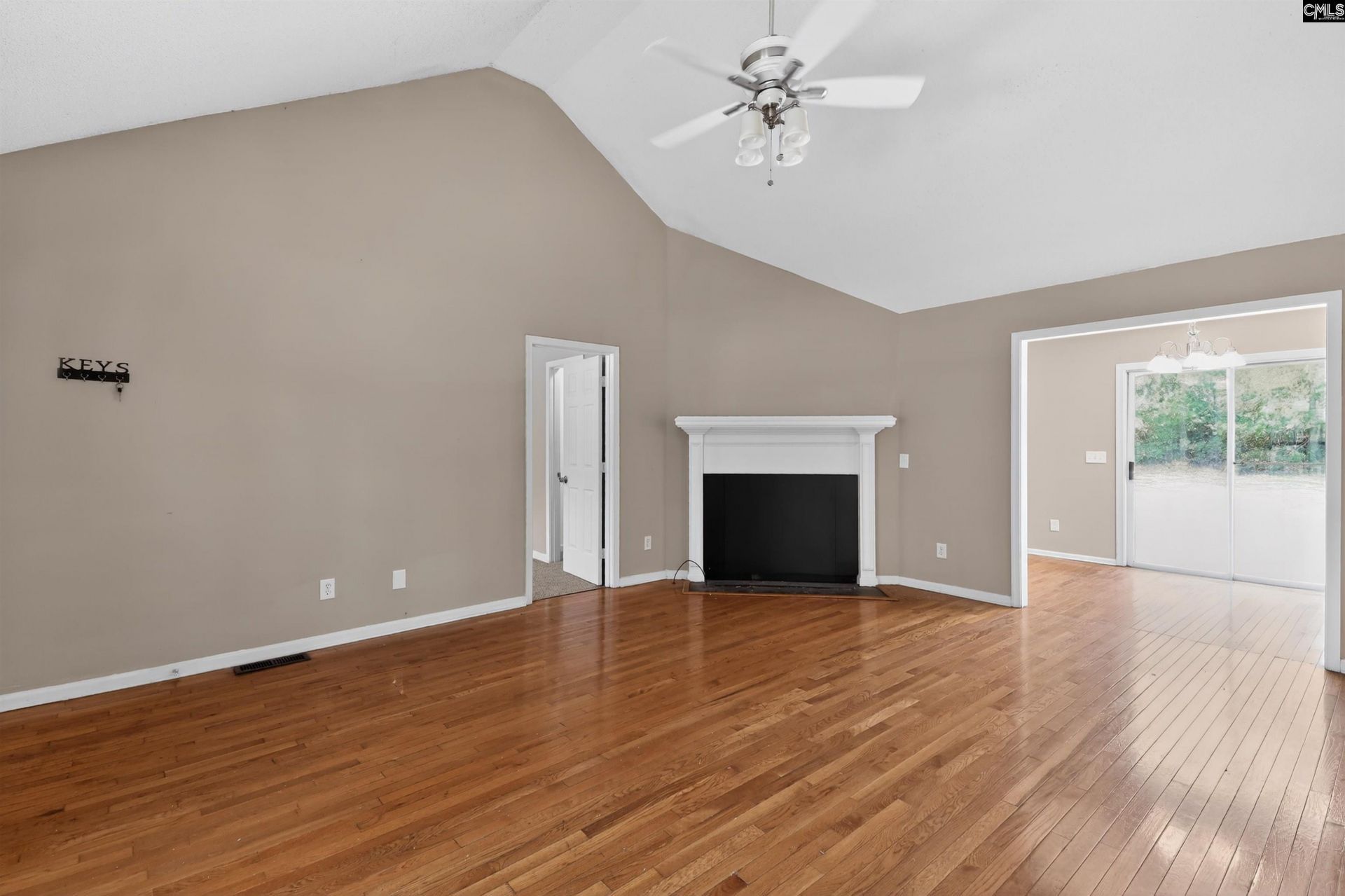 306 Charleswood Drive  Photo 9