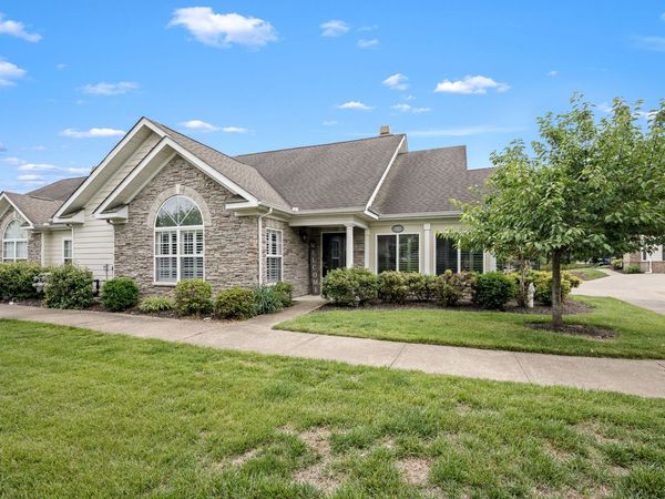 825 S Browns Ln , Unit 2002, Gallatin, TN 37066