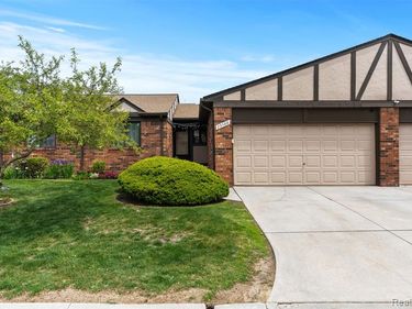29588 Sycamore Drive, Warren, MI 48092