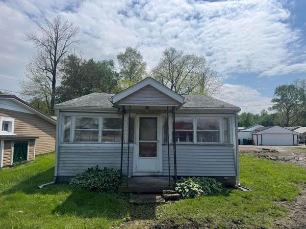 4956 Island Drive NE, Thornville, OH 43076
